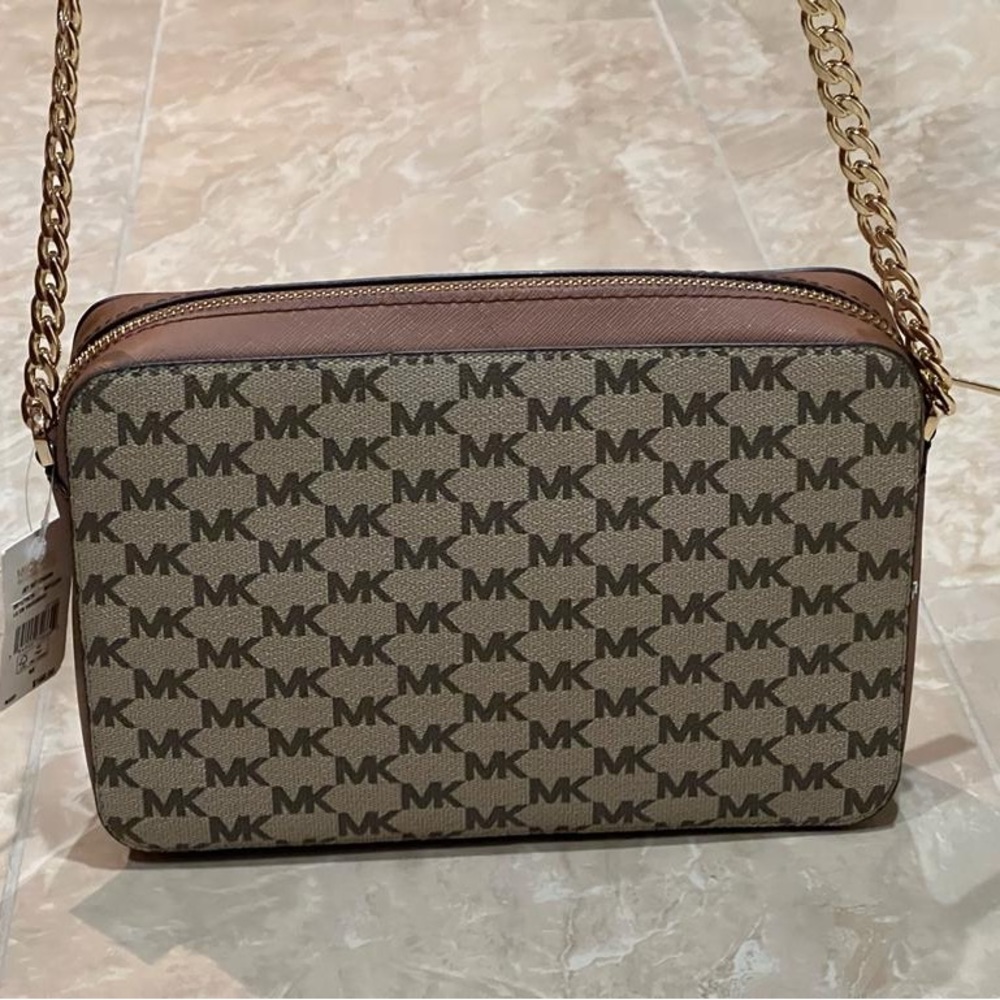 Michael by Michael Kors Large Jet Set Charm. EW Crossbody bag. New with tags